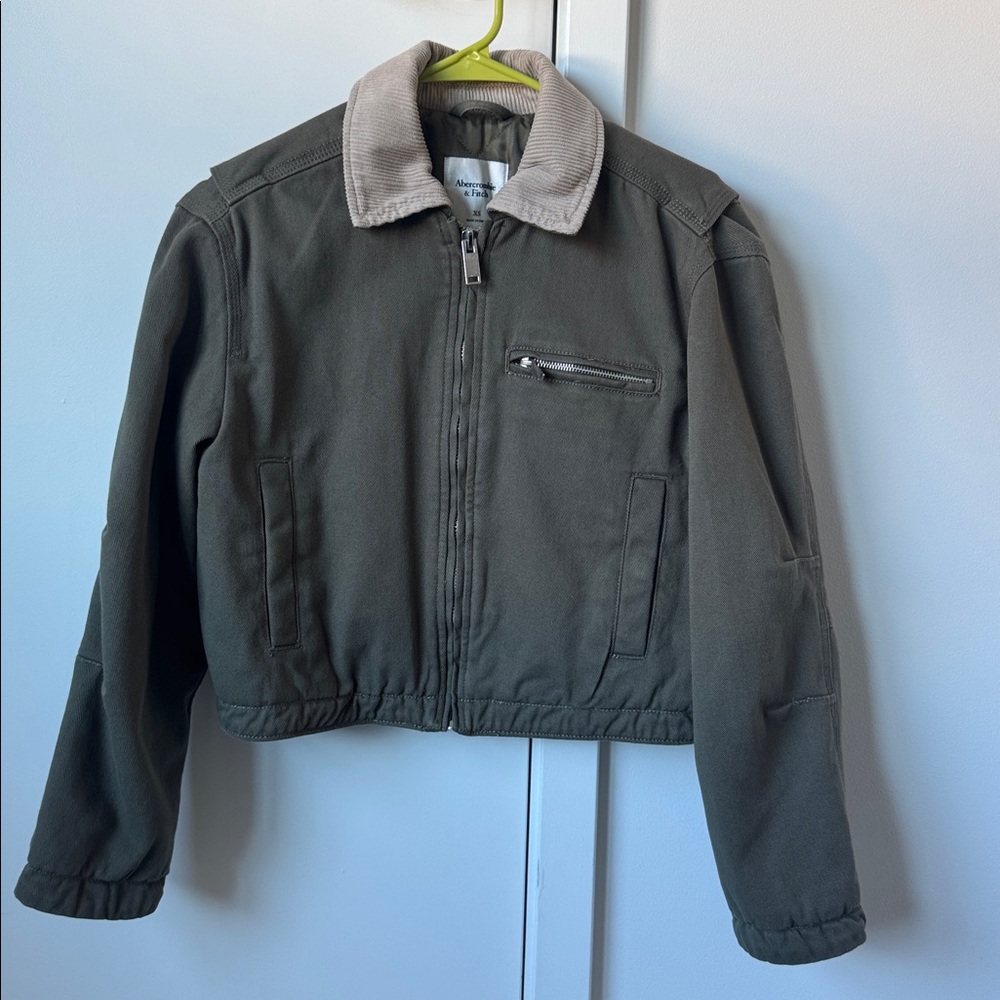 Cropped Twill Workwear Jacket